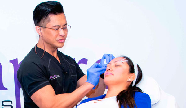 Banner de la certificación personalizada de Botox y rellenos en los Centros de Excelencia de International Academy of Medical Training